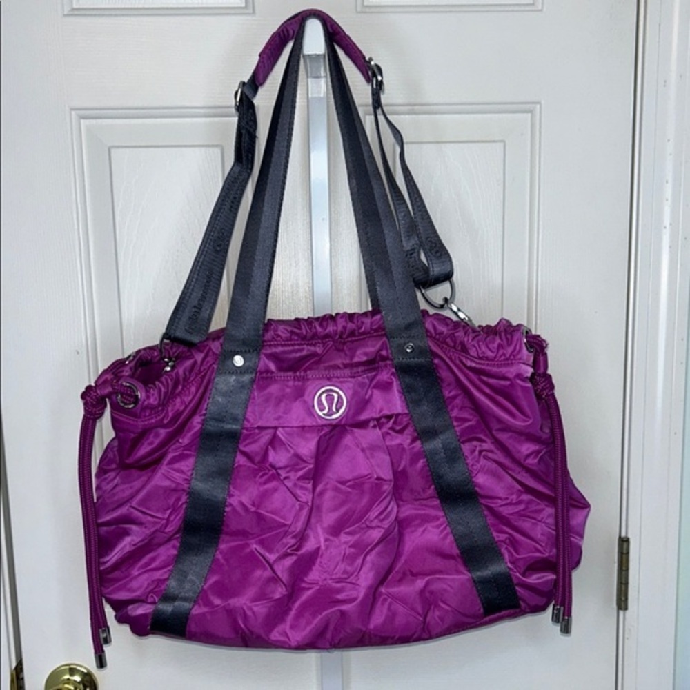 lululemon Effortless Bag Yoga Tote Laptop Neon Purple Nylon - Picture 17 of 17